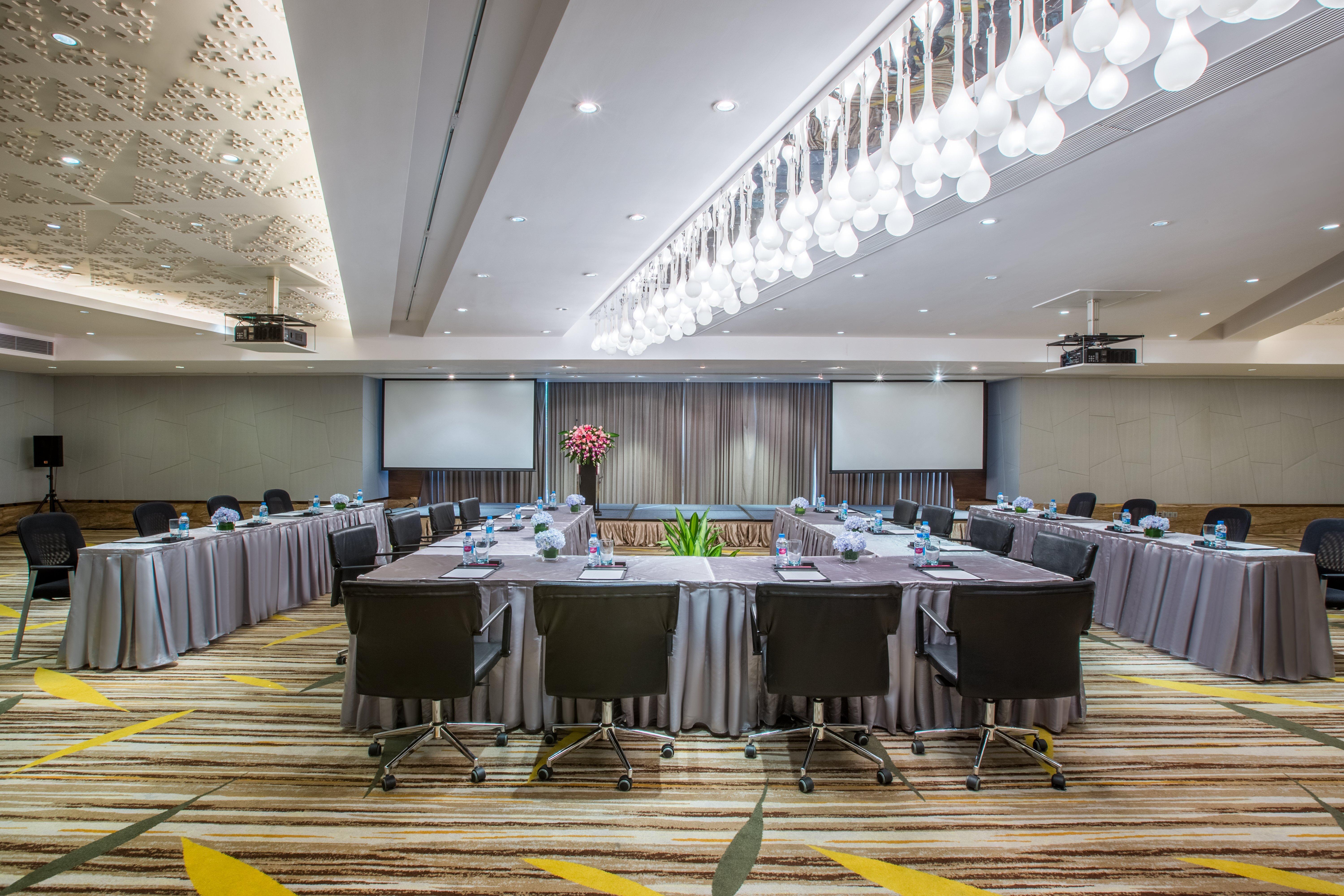 Crowne Plaza Guangzhou City Centre By Ihg - Free Shuttle Between Hotel And Exhibition Center During Canton Fair & Exhibitor Registration Counter Exterior foto Meeting room