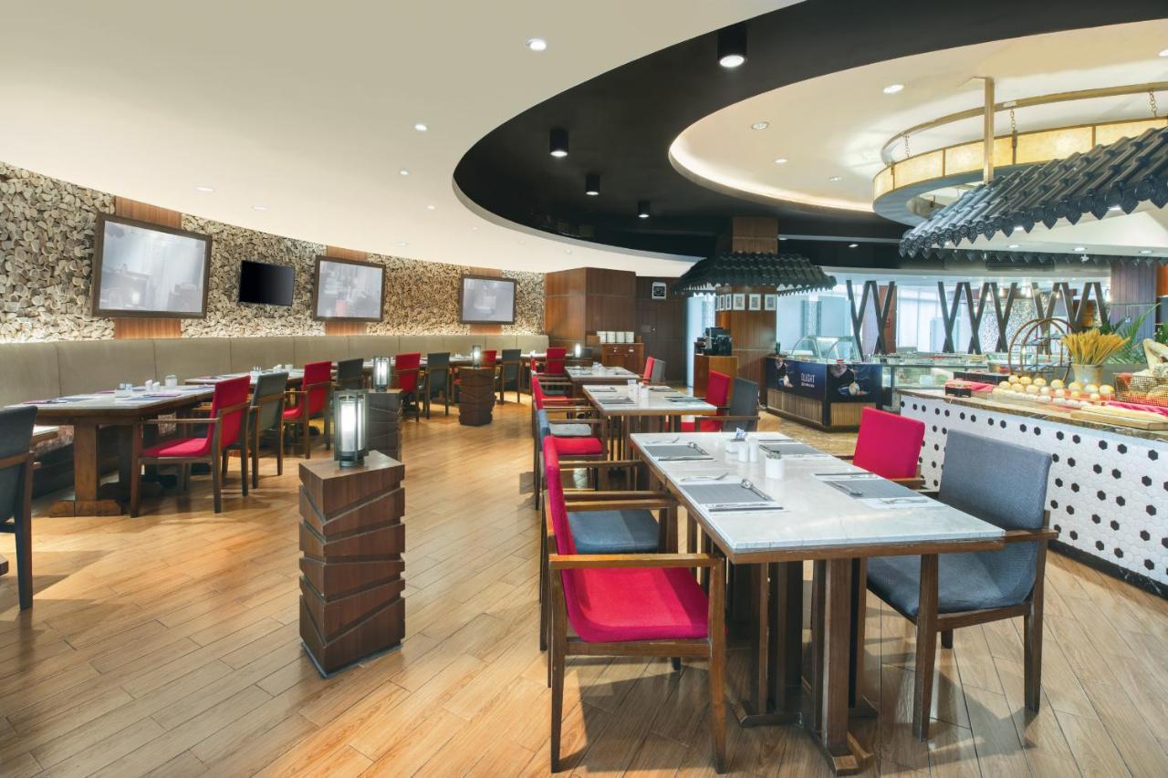 Crowne Plaza Guangzhou City Centre By Ihg - Free Shuttle Between Hotel And Exhibition Center During Canton Fair & Exhibitor Registration Counter Exterior foto The interior of the lounge