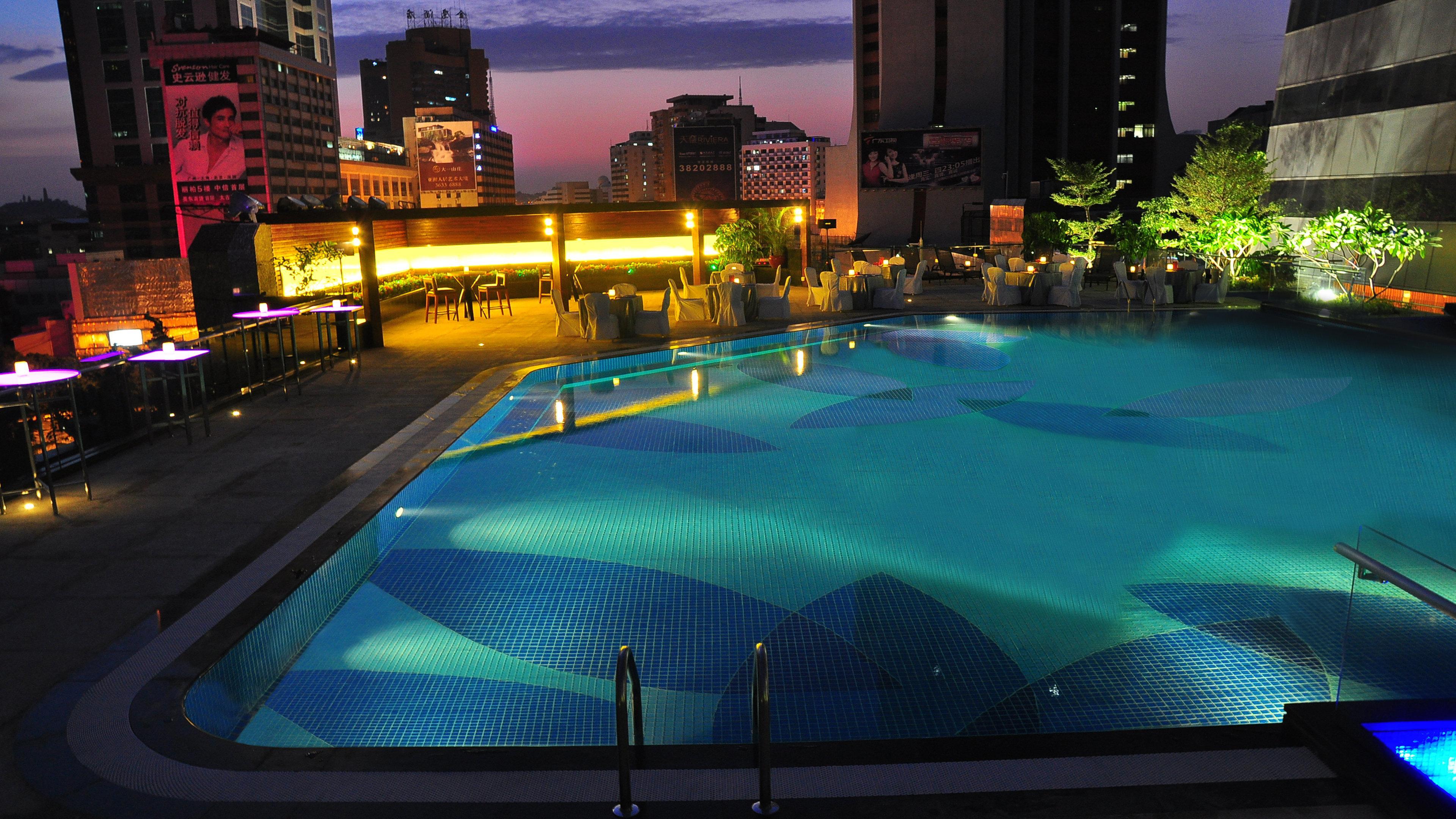 Crowne Plaza Guangzhou City Centre By Ihg - Free Shuttle Between Hotel And Exhibition Center During Canton Fair & Exhibitor Registration Counter Exterior foto The pool at the Park
