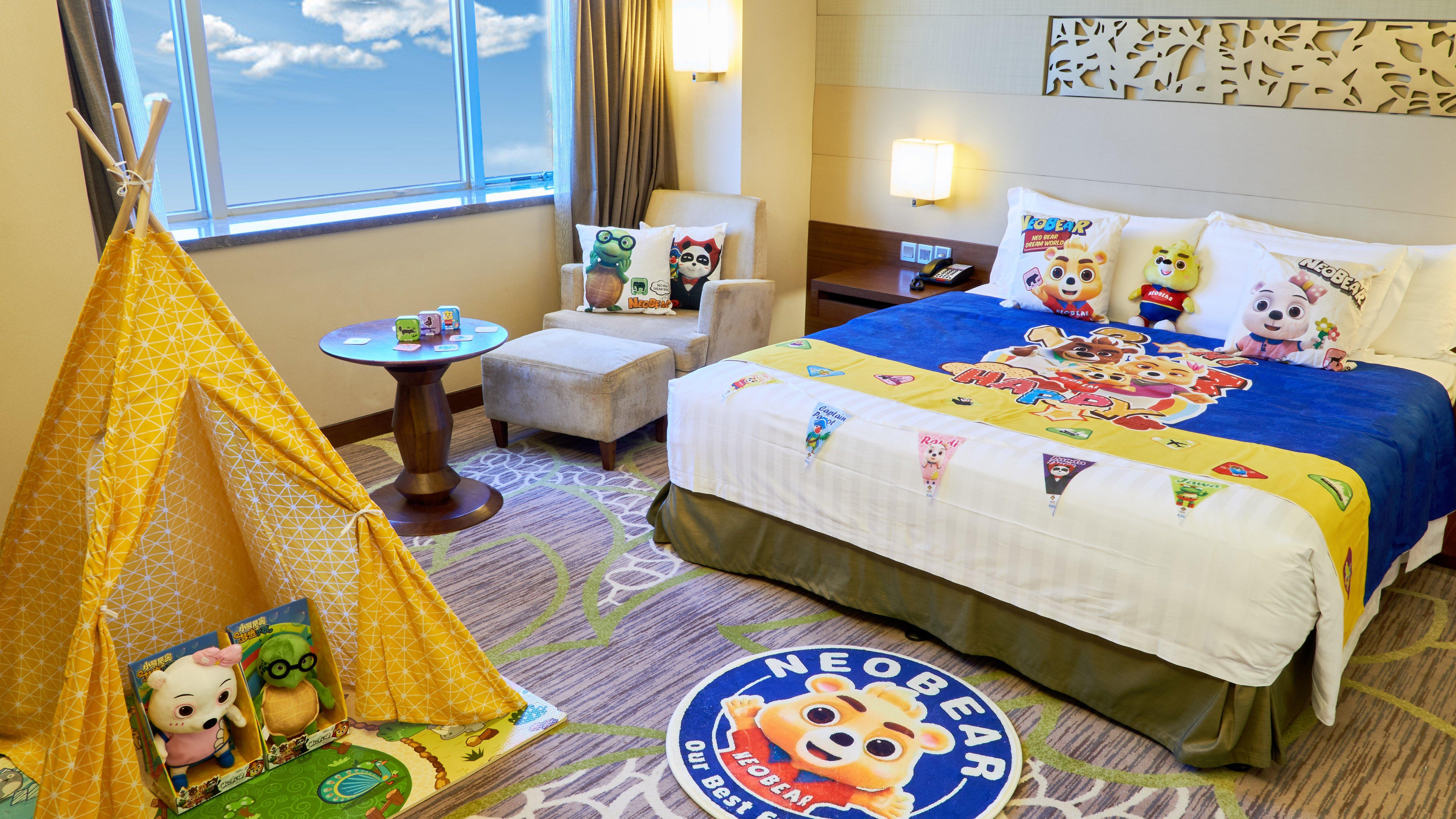 Crowne Plaza Guangzhou City Centre By Ihg - Free Shuttle Between Hotel And Exhibition Center During Canton Fair & Exhibitor Registration Counter Exterior foto A NeoBearly room at the Royal Plaza Hotel