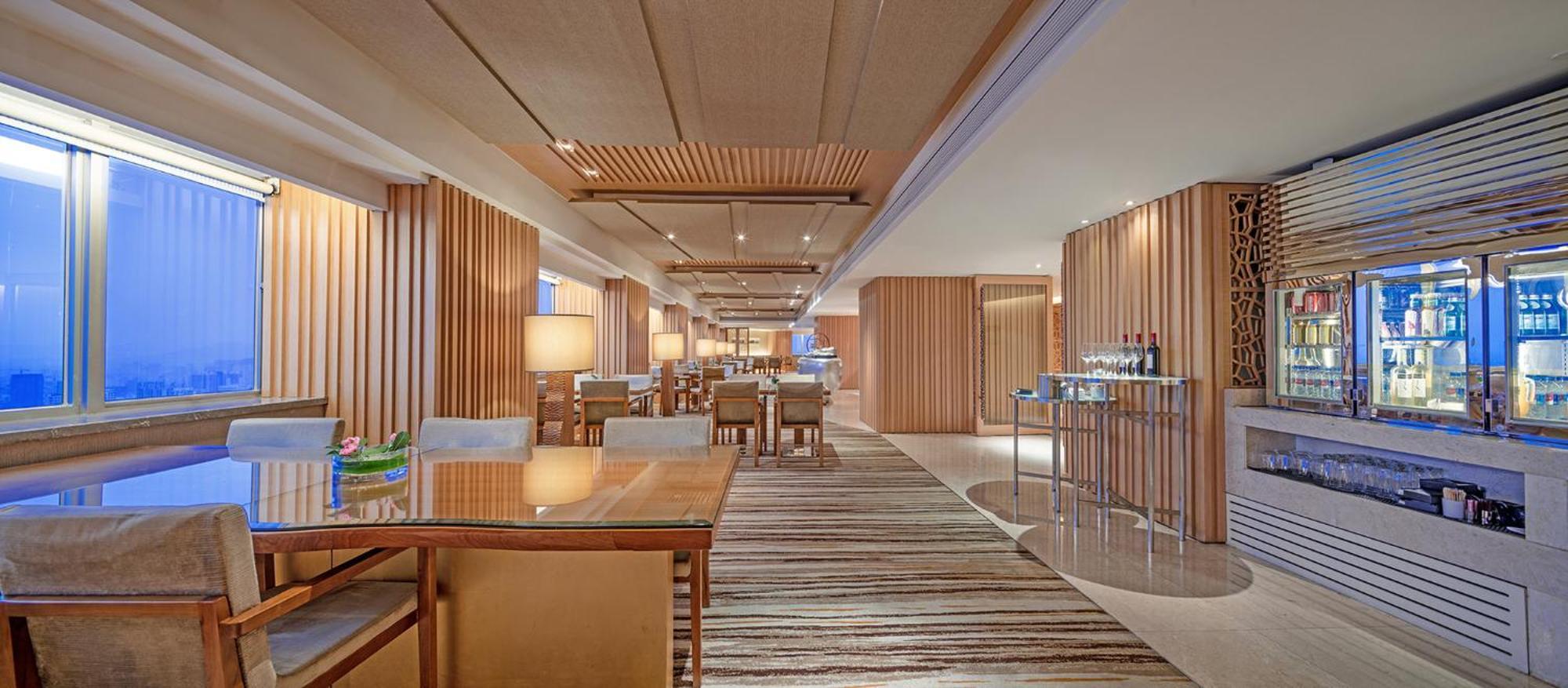 Crowne Plaza Guangzhou City Centre By Ihg - Free Shuttle Between Hotel And Exhibition Center During Canton Fair & Exhibitor Registration Counter Exterior foto The lounge at the airport