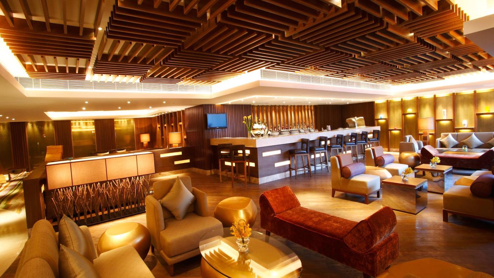 Crowne Plaza Guangzhou City Centre By Ihg - Free Shuttle Between Hotel And Exhibition Center During Canton Fair & Exhibitor Registration Counter Exterior foto The Royal Orchid Lounge at Suvarnabhumi Airport